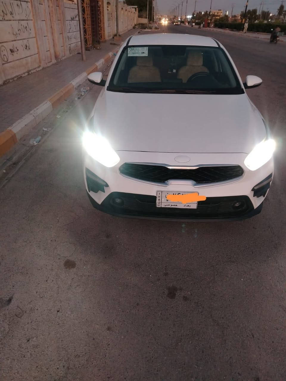 السلام عليكم
للبيع كيا سيراتو ١٩
خليجي فول بصمه
رقم بغداد تحويل مباشر
محرك ١٦٠٠ كير ايتي
ماشيه ١٠٠ الف
مكفل من الصبغ وتبديل بارد شبر بل بنيد
بيها سونار مكان سيارة السماوة الرميثه *********** صاحب السيارة اني مكلف بل نشر
