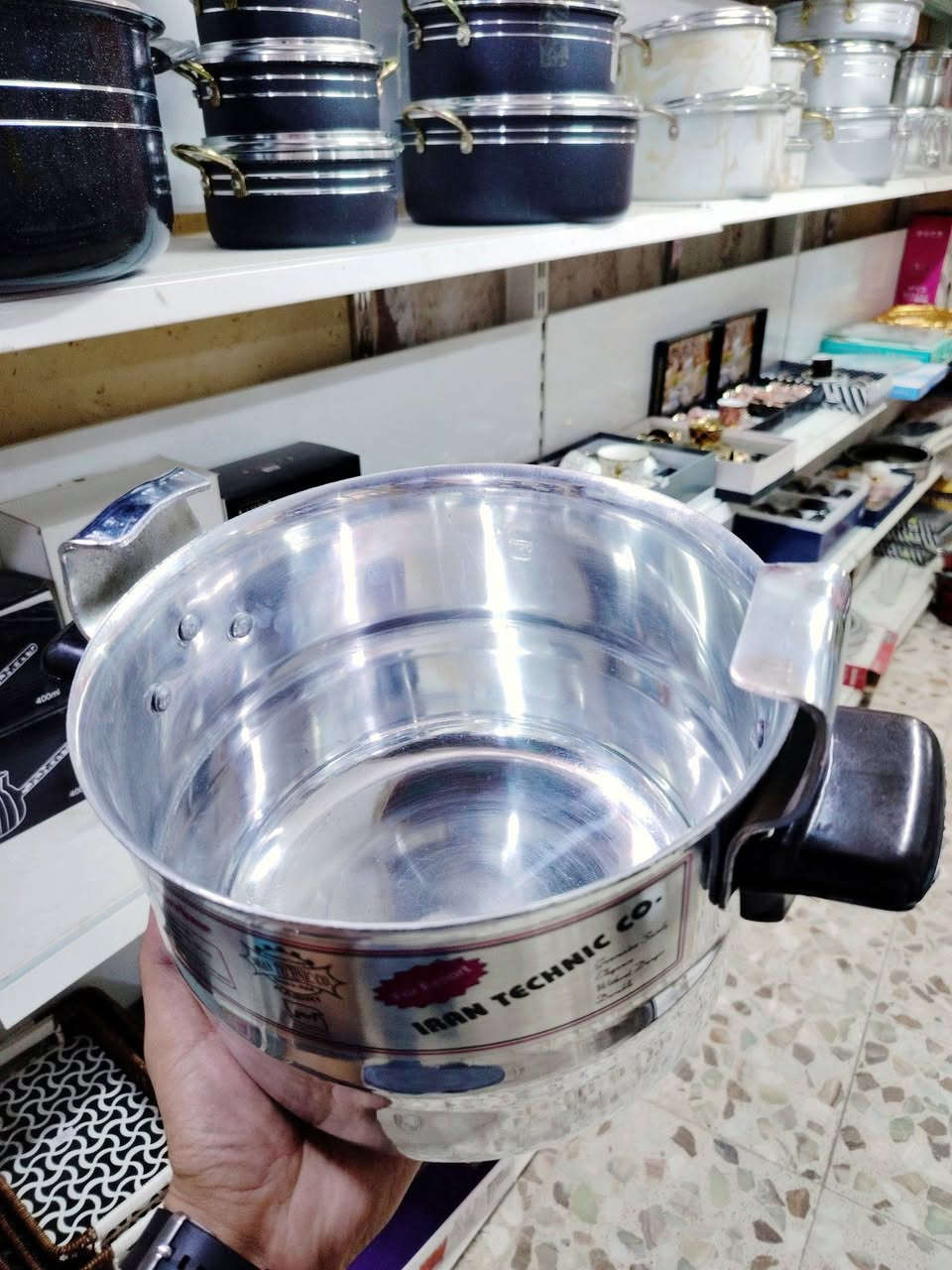 📌كدر ضغط ايارني 🔥 / 6 لتر ✨ اصلي 
💵السعر / 25،000

كل شي مع مجمع الوائلي غير 👌🦋
🔰🍁✨🍥🍁✨🍥🍁🔰
‏‎للحجز والاستفسار 
من برامج التواصل الاجتماعي 💻📱
واتساب 📲 ***********
عِبر الانستا : waily_store
عبر التيك توك :  مجمع الوائلي للمنزليات 

‏‎العنوان : كربلاء طويريج نهاية سوق النساء 
مجاور الحاج الرادود حسين 💄 👜 🛍️ 
 
___________________________________
الموقع 🗺📍:
_https://goo.gl/maps/dfMcf6mMK58cLBcq6
