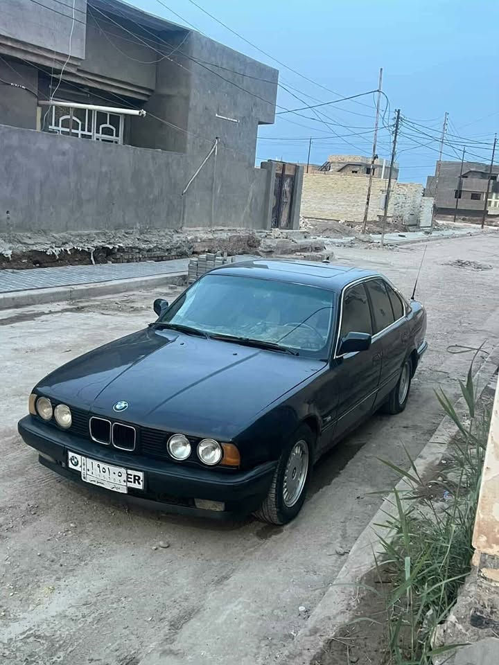 بي ام موديل ٩١ اصل ٥٢٥ مكينه ٢٨ تك فانوس كفاله كير مكينه سياره يرادله ترتيب نقصه بطاين  مال الابواب تعبانه وتبريد نقصه قايش غاز شرط تحويل مكاني ديالى ترهم مراوس بي ام هم كذلك *********** سعر ٤٦ بيه مجال قليل
