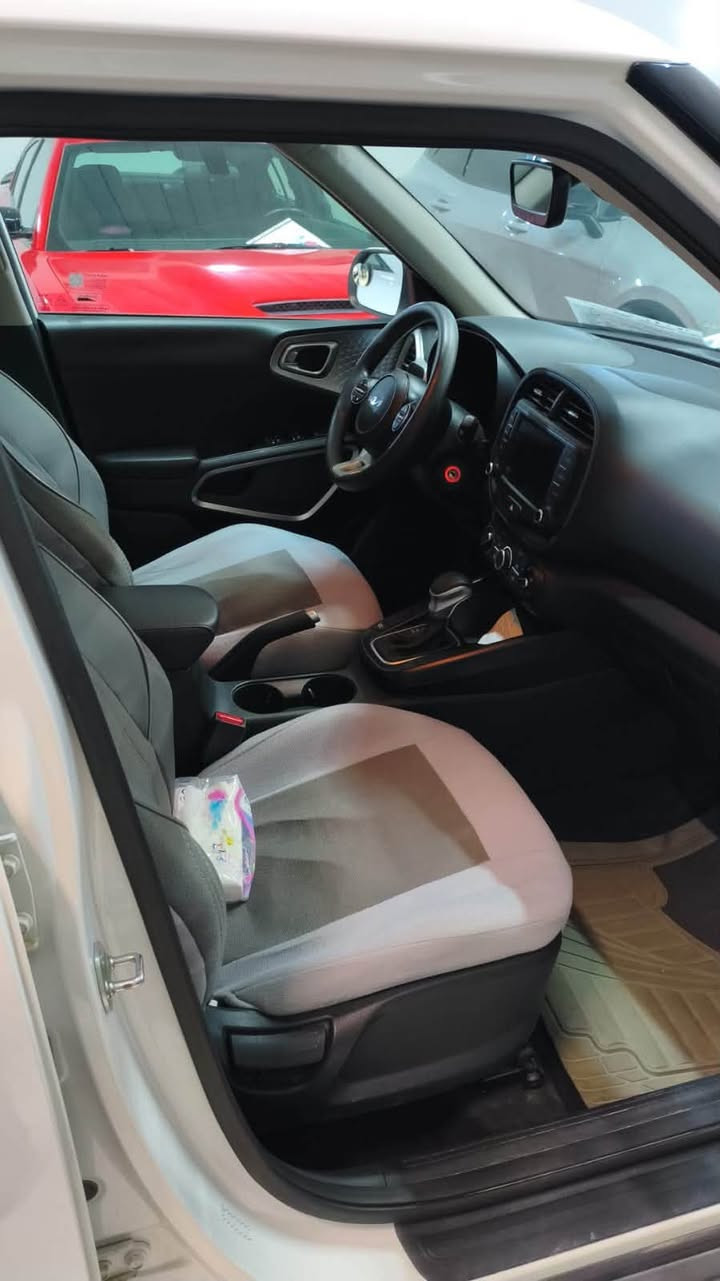 من صالة عرض شركة (جميرا )
Kia soul 2024 lx 
كيا صول 2024 
ماشيه 15 ألف مايل فقط 
رقم بغداد بأسمنا 
بيها فقط البنيد بدون دواخل شرط السونار 
سعرها مناسب جداً 
للأستفسار :أمير جميرا 
***********
