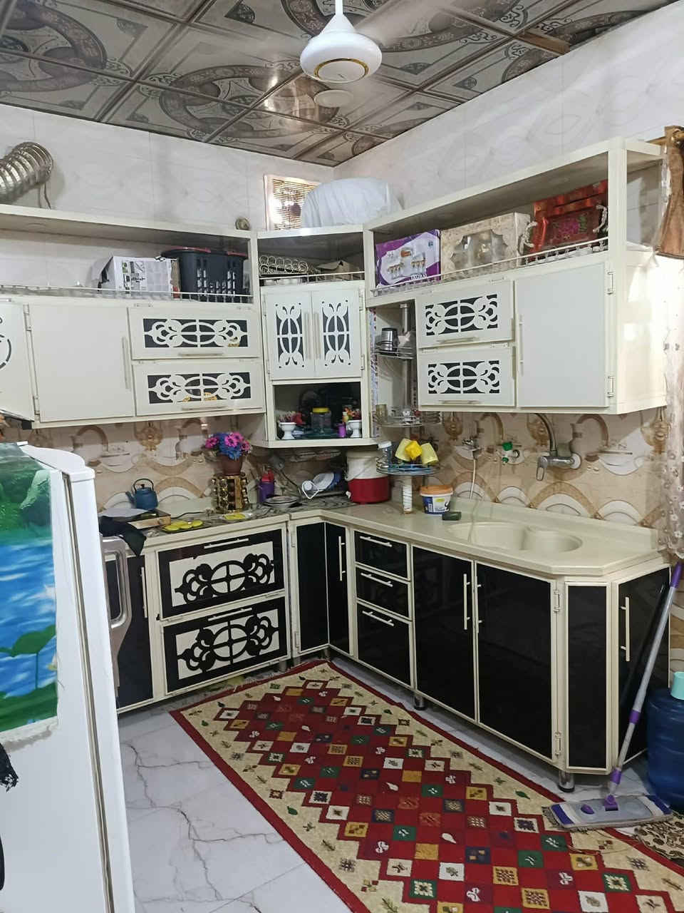 طابوصرف المساحة100م الواجه10م مطلوب29باليد65عكاده نظيف مرتب جدا تبليط مقرنص انارة
غرفة صالة استقبال مطبخ صحيات منور طارمة سطح 
الديوانية حي الزهراء قرب المدارس ***********
السعرباليد65
