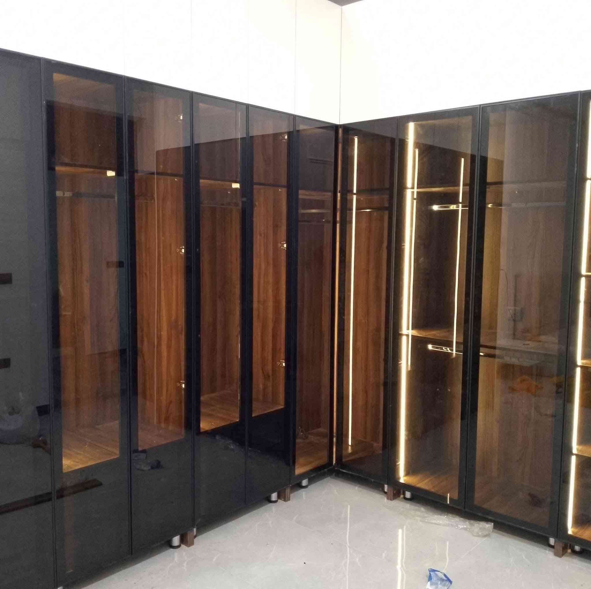 عرض اليوم ،💥
درسنغ تركيا ويطالية بجوده عالية من ال MDF والبلاويد 
يتوفر جميع الموديلات
 حسب القياس العدكم عدنة مصمم يصمم علة قياس غرفتك وحسب الموديل الي تحب نفذة الك 
سعر المتر بس  ٢٥٠ الف💥 
،،،مع ضمان ١٠ سنوات  💥
اذا حاب تشتغل عدنة نحب نكلك لكيت المكان المناسب الك لنو شغلنة بجودة عالية 💥
لتواصل عبر الواتساب 
***********
