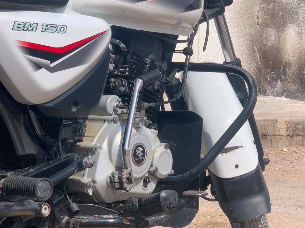 سلام عليكم بوكسر كلاسك رقم انكليزي وسنويه ل 29 دراجة بلادي وحلو مكينه مجفته تجفيت شركه مره وحده كهربائيات كامله من طول لطول سعر1200 وبيه مجال شرط تحويل رقم ‏‪***********‬‏
