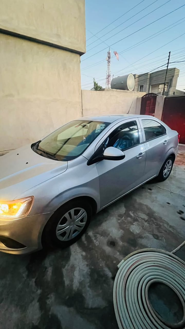 السلام عليكم مكلف بل نشر سيارة للبيع 
� الموديل: 2018
🔹 النوع: Chevrolet Cavalier
🔹 المحرك: 1.5 لتر 4 سلندر
🔹 القوة: 113 حصان
🔹 القير: أوتوماتيك 6 سرعات
🔹 الدفع: أمامي
🔹 عدد المقاعد: 5 أشخاص
🔹 سعة الخزان: 44 لتر
🔹 سعة الصندوق: 405 لتر
🔹 جنوط 16
🔹 تكييف
🔹 زجاج كهربائي
🔹 سنتر لوك
🔹 شاشة وبلوتوث حسب الفئة
🔹 سيارة اقتصادية وعملية للاستخدام اليو

سعرها ممتاز سيارة مال بيت حلوه ومرتبه وما تحتاج اي صرفيات كملا مكملا 
‭+٩٦٤ ٧٧٢ ٥١٧ ٠٥٠٩‬
