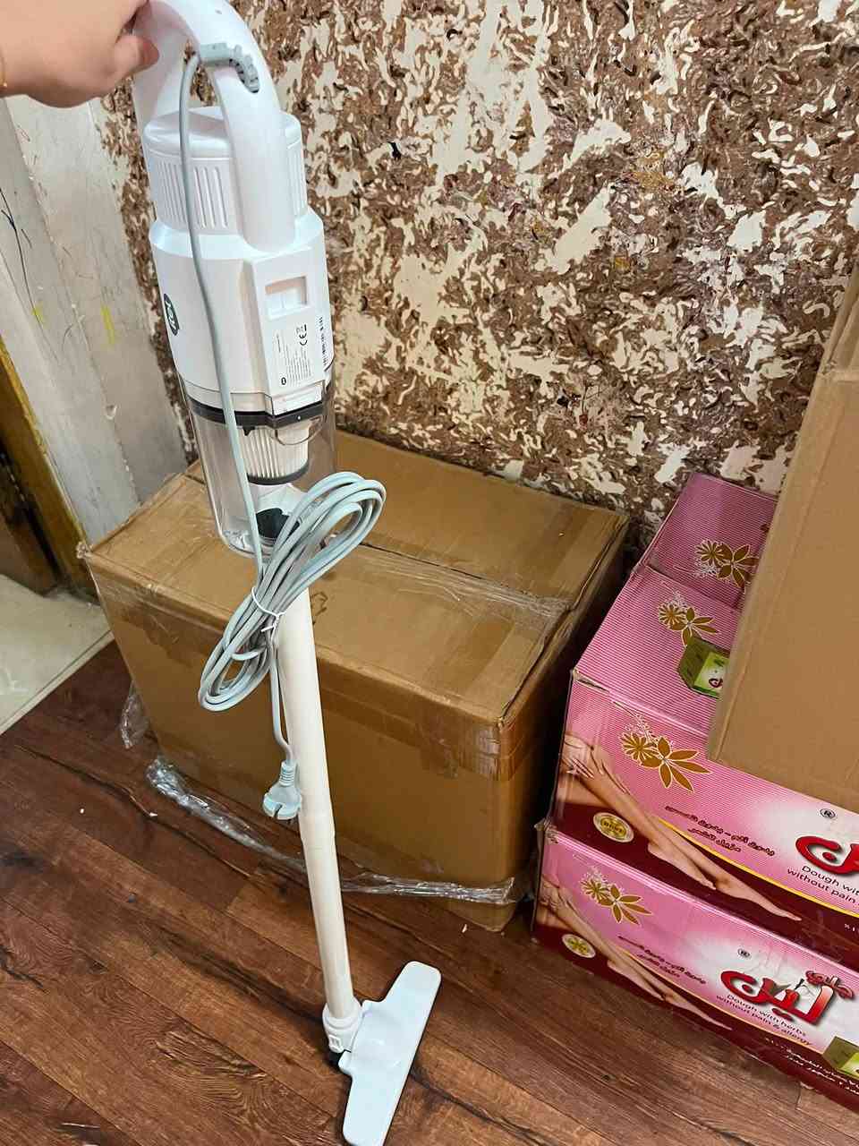مكناسة كهربائية عملية الاستخدام 📌📌
تحتوي على ملحقات اثنين للتنظيف لتنظيف الارض وتنظيف الاخشاب 
حجم مناسب للخزن بعد الاستعمال
السعر 50 الف فقط شرط الفحص امام المندوب
للحجز عبر الرقم *********** واتساب فقط
ويوجد توصيل لجميع محافظات العراق
