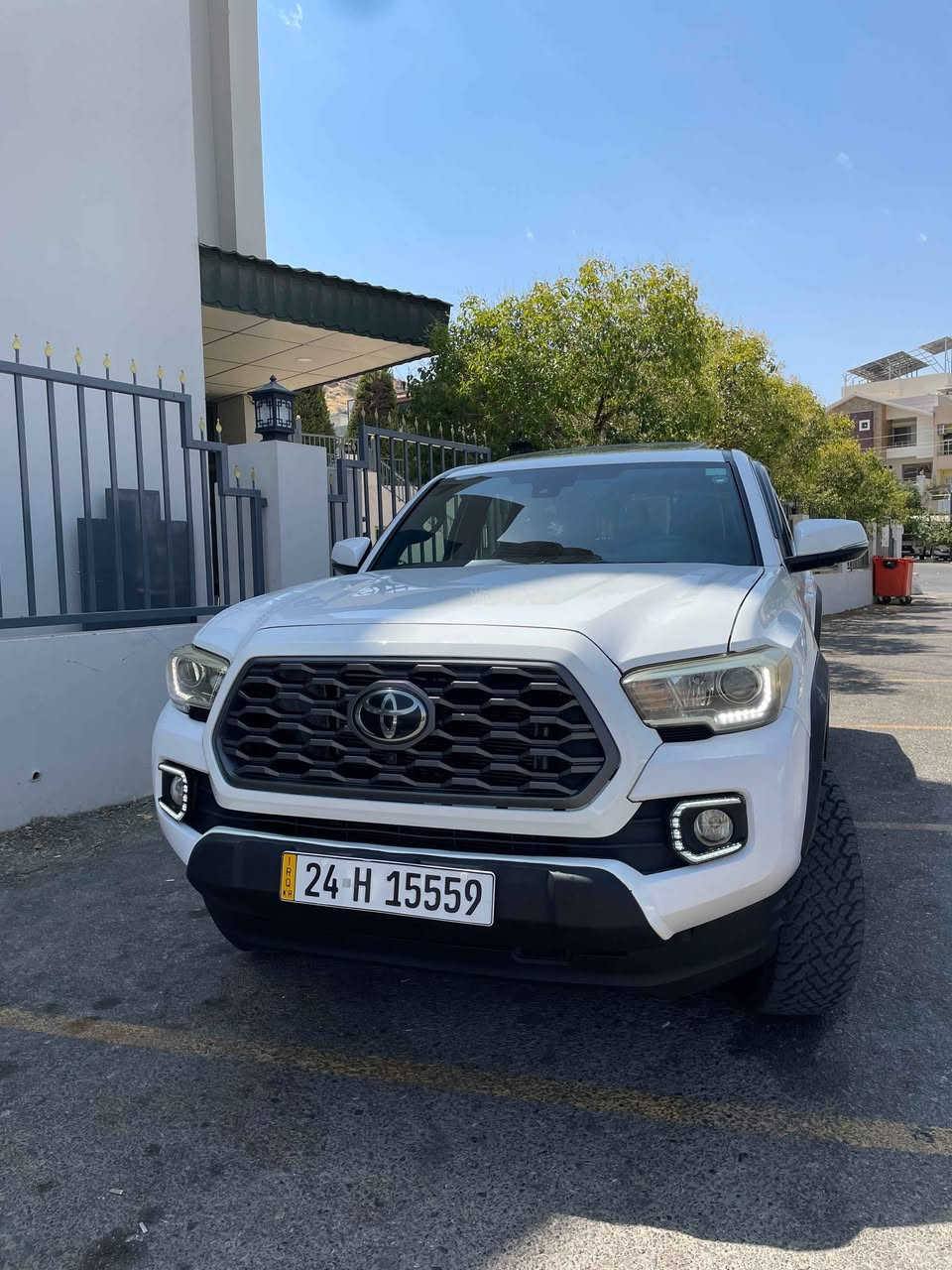 تيوتا تاكوما موديل ٢٣ تي ار دي أوف رود فول الفول محرك ٦ دفع  رباعي ماشيه ٥٥ سياره جديده جدا مابيها مصرف بيها قطعه وحده صبغ او بيها شويه بارد سعرها ٢٧٥$ *********** *********** دهوك, العراق
