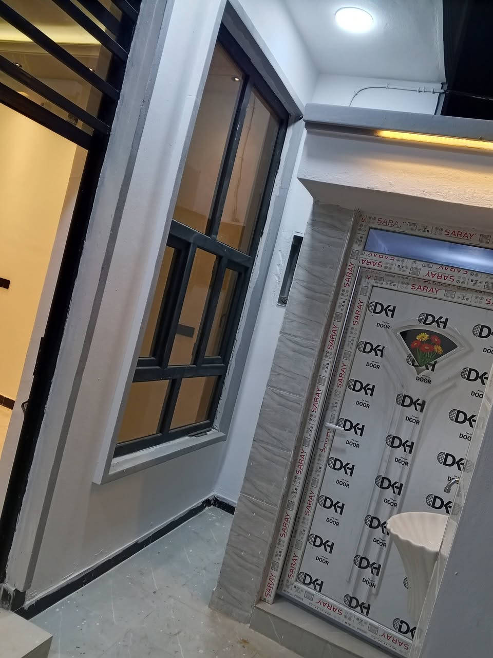 🛑للبيع🛑
للأستفسار
📞***********
📞*********** واتساب
💯بناء وتأسيسات وتقفيل درجة اولى

📍دور الزراعة الثالثة شارع كمال الجبوري

🛑دار مساحة 100م وجه 5 نزال 20

🛑يحتوي على مدخلين استقبال + ممر 
+ صالة + مطبخ + حمام مع غربي وصحيات خارجية + غرفة نوم + منور وبيتونة وجهين

🛑البيت تصميم خريطة حديث وهندسي

🛑نظام سبالت

🛑نظام صاروخية

🛑تانكي گيزر تأسيسات كاملة

🛑البيت كامل ديكورات مغربي وانارة حديثة

