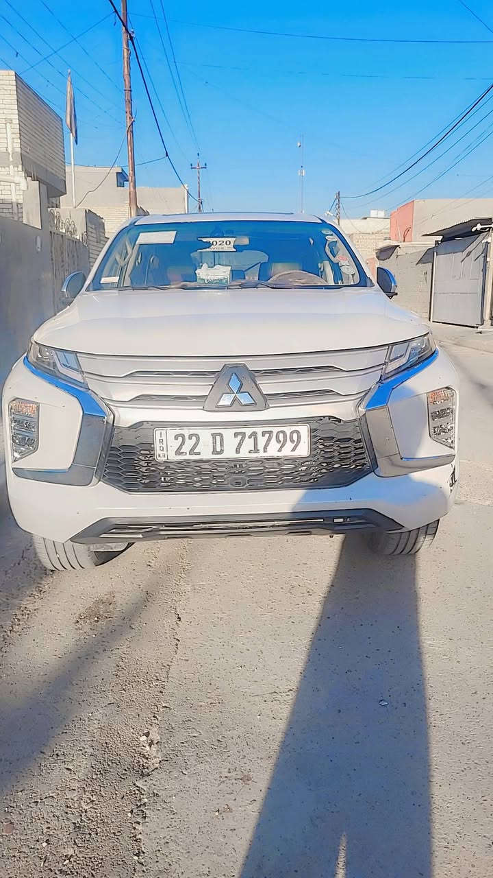 ميسوبيشي موديل 2020 السعر 170 وبيها مجال للشراي تفاصيلها مذكورة بالمقطع مكاني بغداد مدينة الصدر رقم الهاتف ***********
