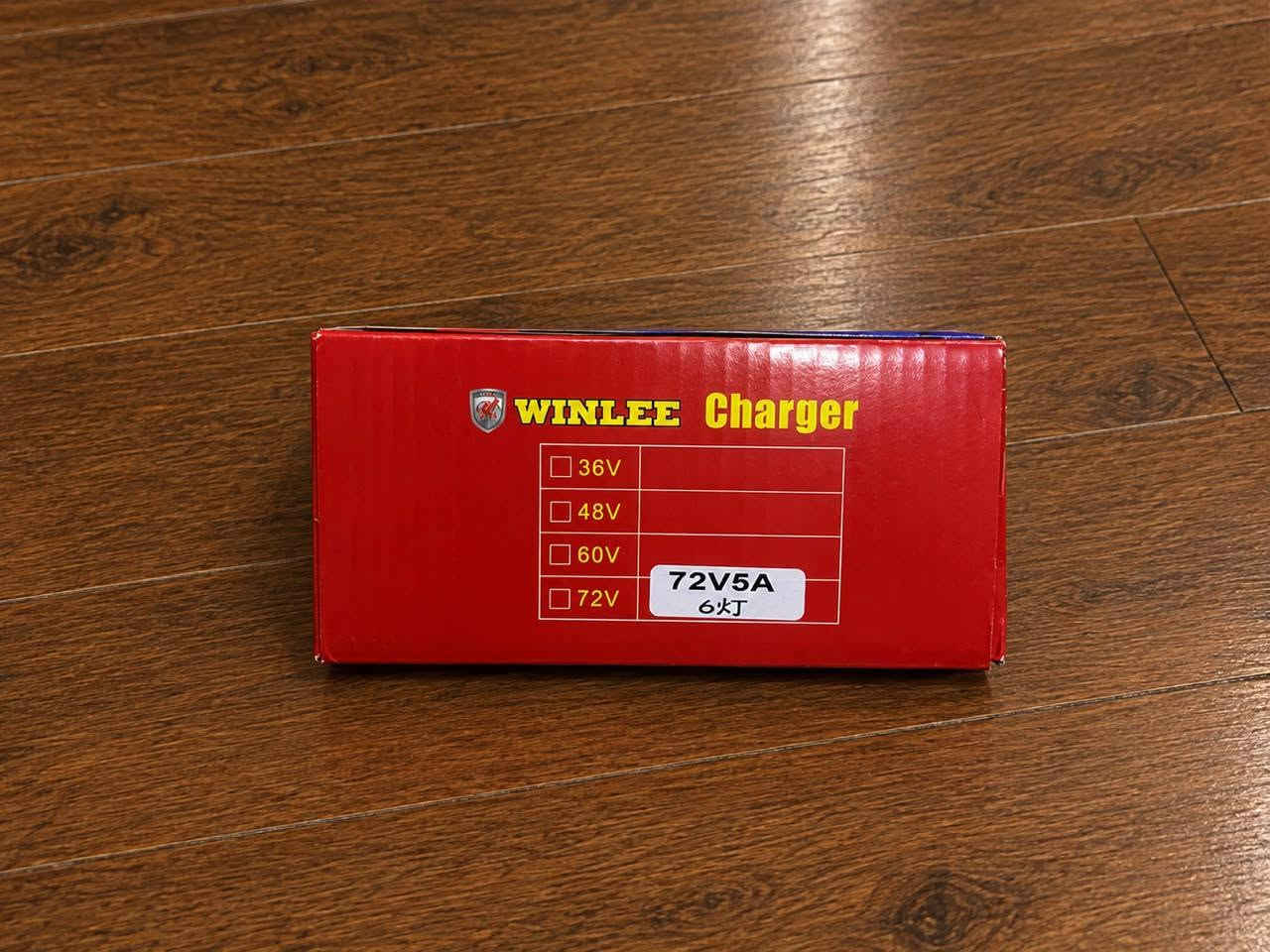 شاحنة دراجة ونلي اصليه غير مستخدمه   72v 5A  شاحنه 6 بطاريات مسطره 
السعر 35 
للاستفسار اتصال بالرقم 
***********

