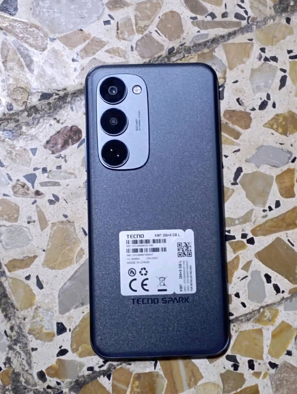 TECNO SPARK 40 Pro+ جهاز جديد نستخدم 7 يوم كلش نضيف وياه شحنه 45 واط وياه كرتونه مالته رقمي لل تواصل واساب***********