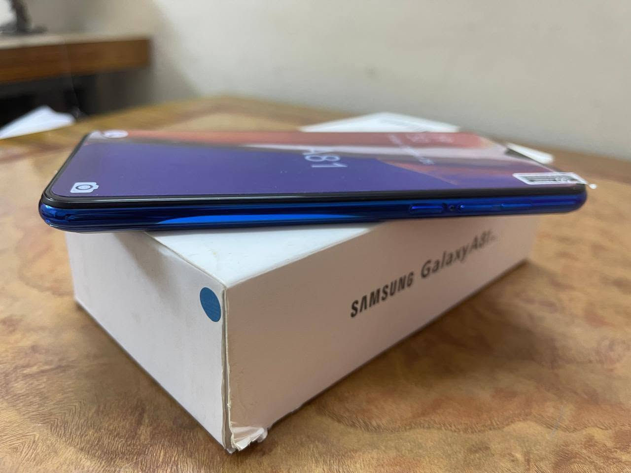 السلام عليكم
Samsung a81 5G

جديد ما مستخدم بالجيس

ذاكرة 128

يدعم انترنت 5G

كاميرا ثلاثية

بطارية 4000 مللي امبير

مساحة تخزين قابلة للتوسيع

مع ملحقات كامل تتكون من:

. كفر شفاف

. لصقة شاشة

. شاحنة تلفون اصلية

. واير شحن

. دبوس سيمكارت

السعر 120 وبي مجال

متوفر توصيل

للتواصل ***********

