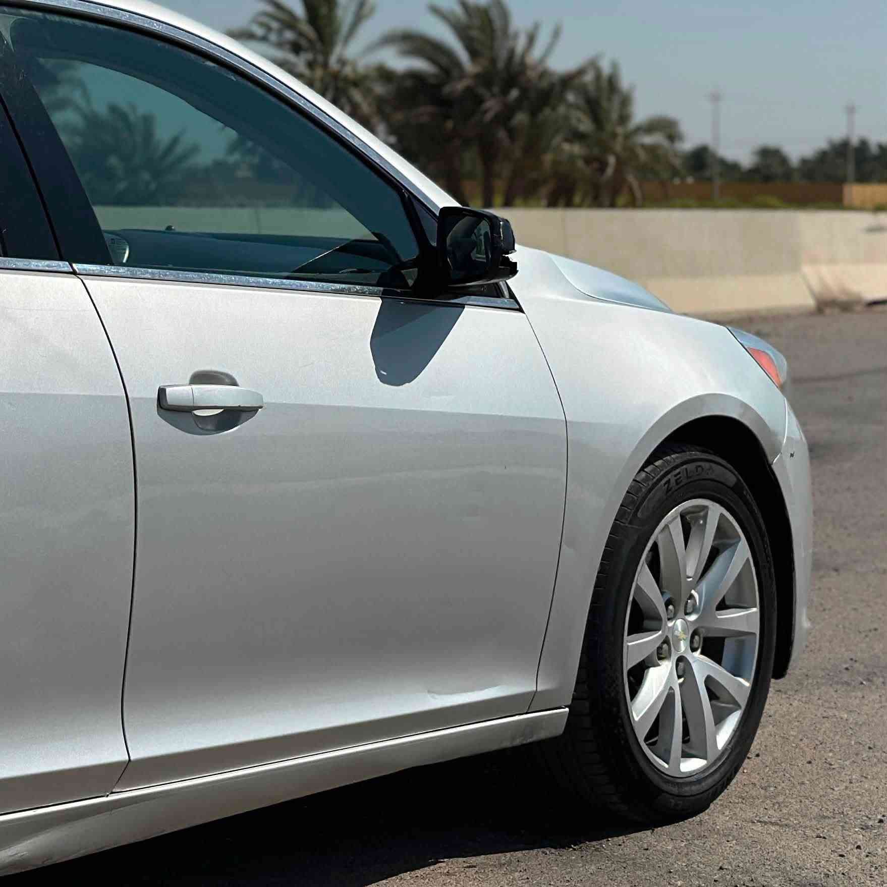 السلام عليكم
شيفروليه ماليبو LT 2013 2.5L 
وارد امريكي قطعتين ونص تبديل وصبغ بدون دواخل 
رقم جديد بأسمي هزة جديدة مشروع وطني
محرك جديد قبل شهرين شديتة 
هيدروليك كير جديد 
تخم تاير ويل 18 وباتري جديدات
تبريد ثلج تدفئة شغالة وكل البوابات شغالة 
المواصفات: 
شاشة لمس وقاصة 
سستم صوت بايونير وانارة محيطية زراعة غير البلادي
بجم LED ولايت اوتو 
تحكم مري كهرباء واشاير بالمري
مرايا وسطية اوتو دم 
كشنات جلد كهرباء وجامات اوتو 
تحكم ستيرن جهتين ومثبت سرعة
تبريد مناخين وشاشة اعطال
السعر 87 ورقة وبيها مجال للشراي
السيارة نقصها بوش هاوزن انزلهن من سعرها
العنوان بغداد، الدورة
حمزة: ***********
"اخوان فدوة اروحلكم الشراي يتصل مو يعلق لو يراسل"
