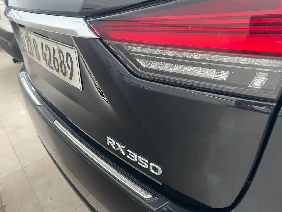 -  لكزس  LEXUS RX 350
- موديل 2021

- كندي كفاله عامه 

- العداد 66الف مايل 

- محرك 6 سلندر 

- سقف سلايد 

- شاشة لمس

- كشن حار بارد 

- كراسي جلد جبلي

- كراسي الاماميه كهرباء + ميموري

- كير اوتوماتيك 

- تبريد قطعتين

- كامراه خلفيه

- حساس خلفي + امامي

- جامات كهربائيه

- صندوق كهربائي شفط 

- مرقم سليمانيه

…….
***********
