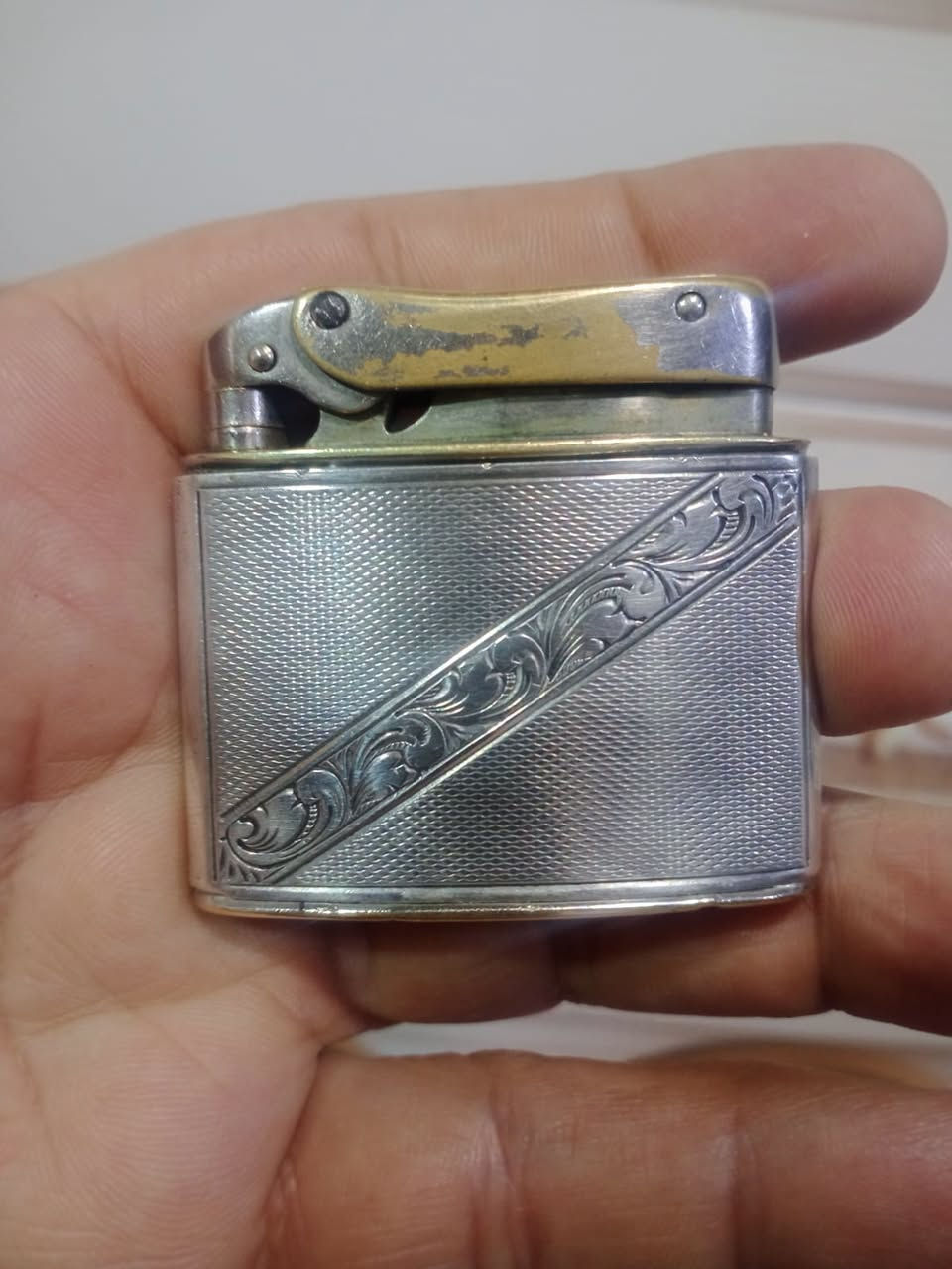 قداحة فضة عيارة 835 - السعر 80 الف مع التوصيل - التفاصيل في الصور

