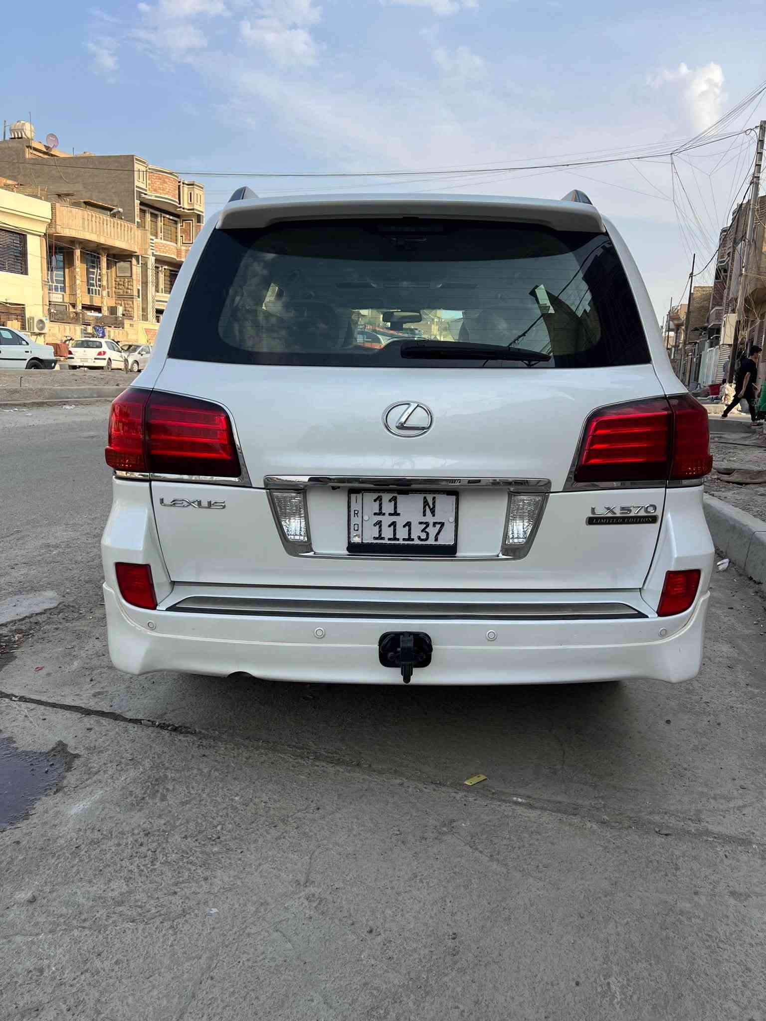 لكزس LX570 • ٢٠١١ • رقم بغداد