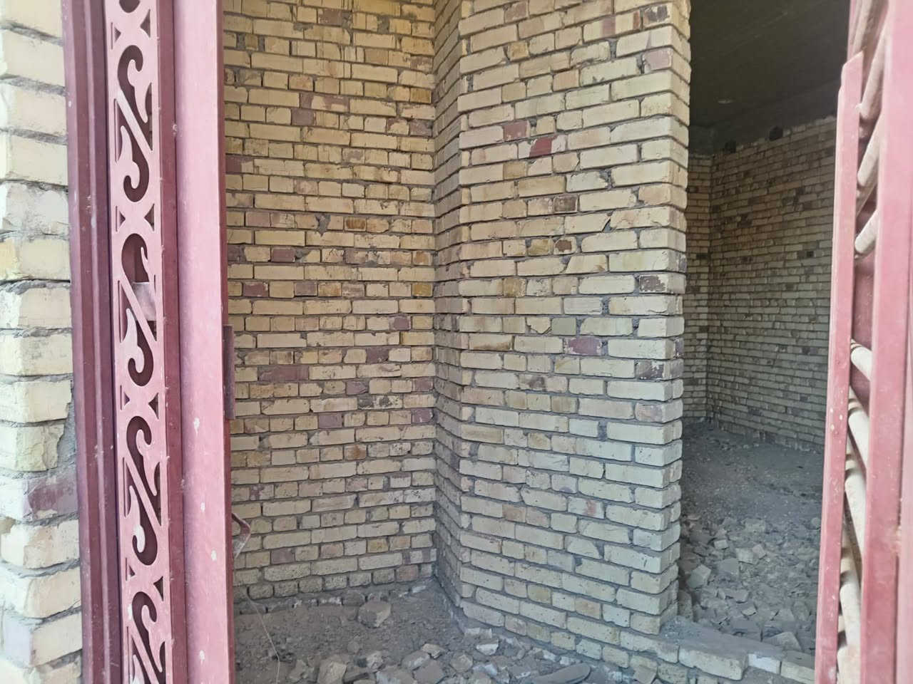سلام عليكم 🤝
🌀🌀عرض مميز بسعر مميز بلااااش🌀🌀
بيت هيكل بمساحه ٢٠٠متر مع قطعه بمساحه ٢٠٠ متر تصلح حديقه للبيت مساحة العقار ٤٠٠ متر ٢٠×٢٠
🗣تفاصيل البيت 🗣
١_غرفة نوم واحده ٥×٥ 
٢_صاله واحده عملاقه ٨×٦
٣_مطبخ حار+مطبخ بارد (مطبخين) 
٤_صحيات خارجيه +مجموعه صحيات داخليه
٥_مناور اثنين 
🔻العنوان🔻
كربلاء _طوريج الحولي شارع العلماء (حي الزهراء) عن الشارع العام ٥٠ متر خدمات كامله 
☎️للتواصل ☎️

📱***********
