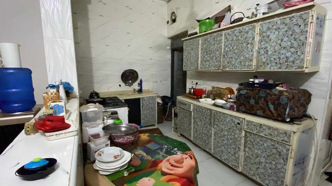 بيت للبيع
١٠٠م حي دوانم المعمل طابقين ٢ حمام + حمام خارجي 
٢ غرفة واستقبال وموزع كبير السعر ٦٢ مليون
للاستفسار الاتصال على الرقم
***********

