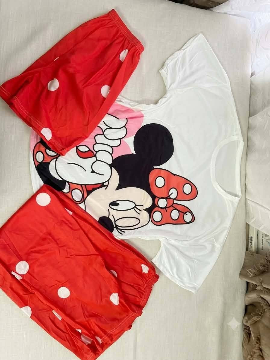 تخفيضات بسعر الجمله 🔥
تراك نسائي  3قطع 
خامه باردة 🔥
فري سايز يلبس جميع الوزان 
سعر القطعه بـ5 ألف فقط 🔥🔥
يوجد توصيل جميع المحافظات
توصلو معنا خاص 
***********
