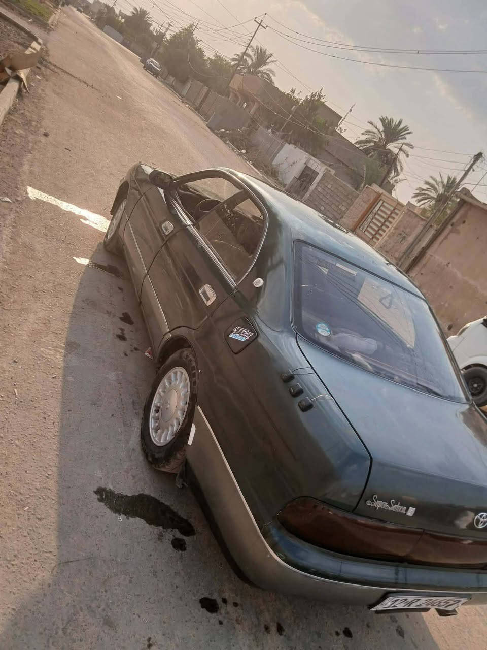 سياره بطه 1992 سياره كير شرط انطي بيه المحرك بيه بستم واحد بكن سياره لل بيع سياره السنويه 29 رقم نينوه السعر 50  ونتصل وتدلل رقم الهاتف ***********
