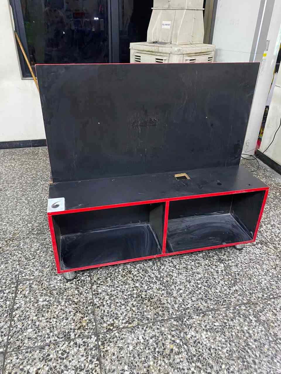 ميز اتاري للبيع 
***********
