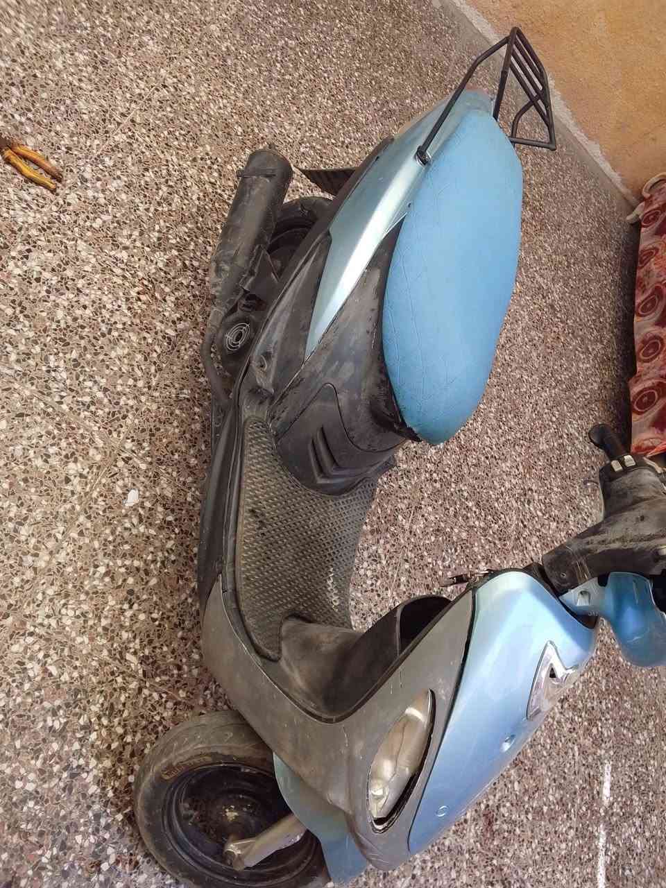 ماكس منغولي طافيه عطله ميكلف ب275وبيه مجال بسيط كلش
***********
