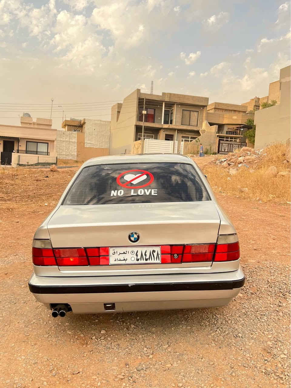 Bmw 525 گێر عادی 
مودیل 1992
ئارم پلاستیک هەولیر بەشەرت ئارم ئوەلیات
سعری ٣٨ گلا معامەلە 
پێشو پشتی کەپسە لیدانی نیە 
موسو براوەی بەشەرتە 
گێرو مەکینەی بەشەرتە 
تەقەو رەقەی نیە 
مەسروفی تیا نیە ئەت دەمی بەس بەنزینی تیکەیت 
٢٥٠ تیابو من ٥ گلا دەبرم سەیارەکە زۆر زۆر بەقۆتە 
قۆتی لەقەدەر خوی نیە بەس ماشاالله ی دەویت 
مواسەفات:
مەکینە کەپس 
جام کارەبا 
لایت ئەلقە 
پێش گەورە 
بلوتوز تەنزیل 
سوکانی M
دەعامی M
شوین کۆیە موشتەری تەلەفون بکە فایبەرو واتسئەپ کراوەتەوە: *********** كويسينجاك, أربيل

