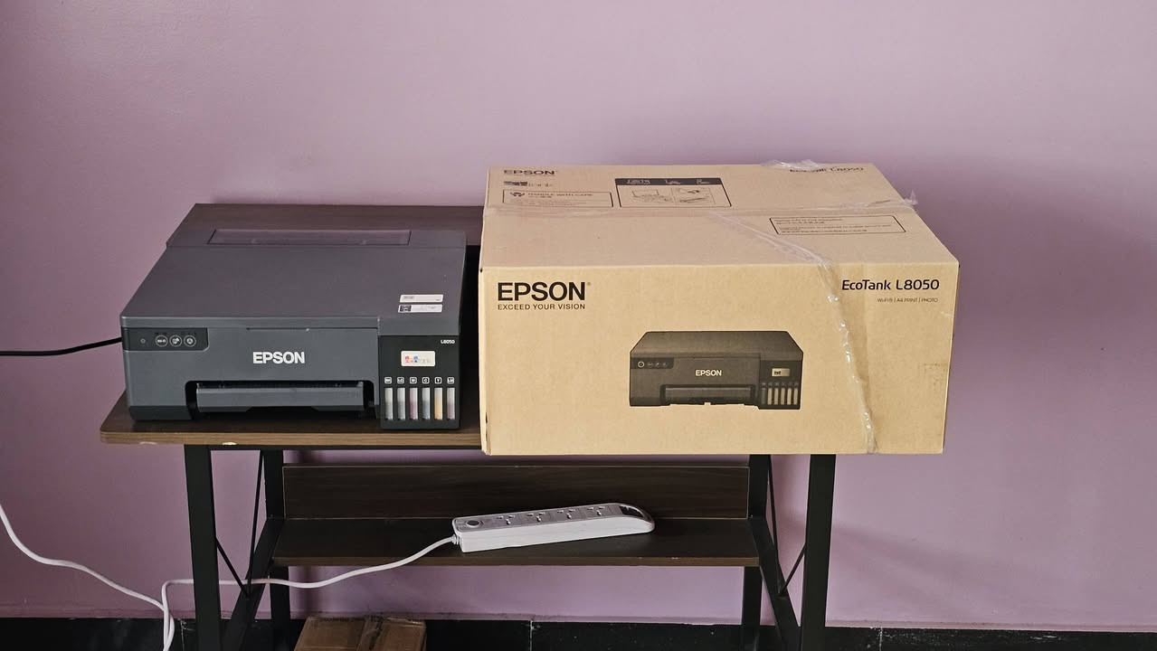 طابعة للبيع
السلام عليكم 
طابعة Epson L8050 للبيع
استخدامة كلش قليل طابع حوالي 250 ورقة 
حالته اقرب للجديد و كارتونته موجودة
السعر مع التوصيل 380 الف
للاستفسار راسلني على الماسنجر
او واتساب ***********
