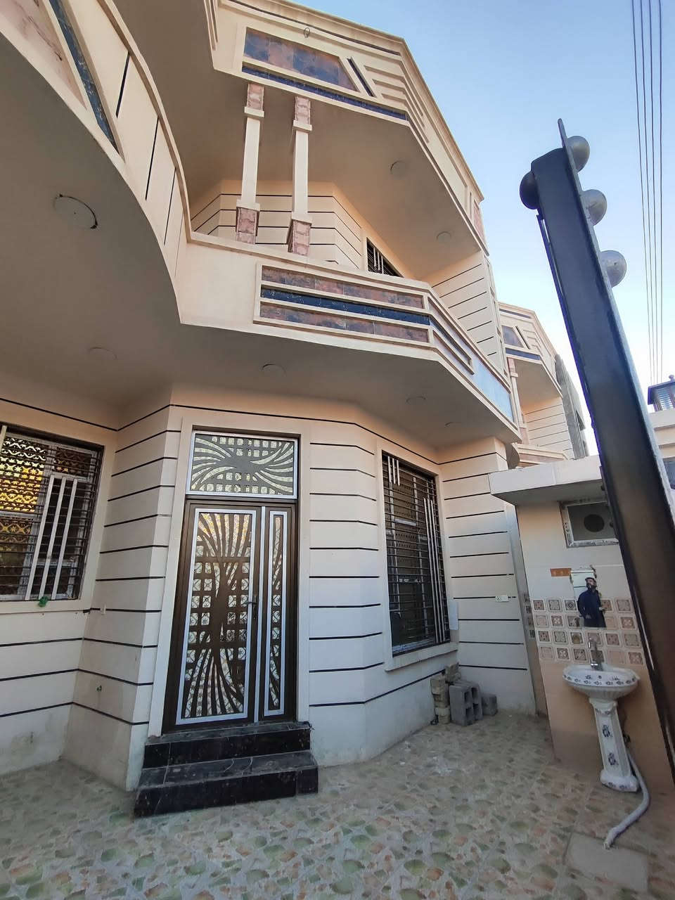 بيع مستعجل بيت للبيع فلوجه سكنيه حي المهندسين مساحه 153 متر السعر 95 مليون***********
***********
@إشارة
