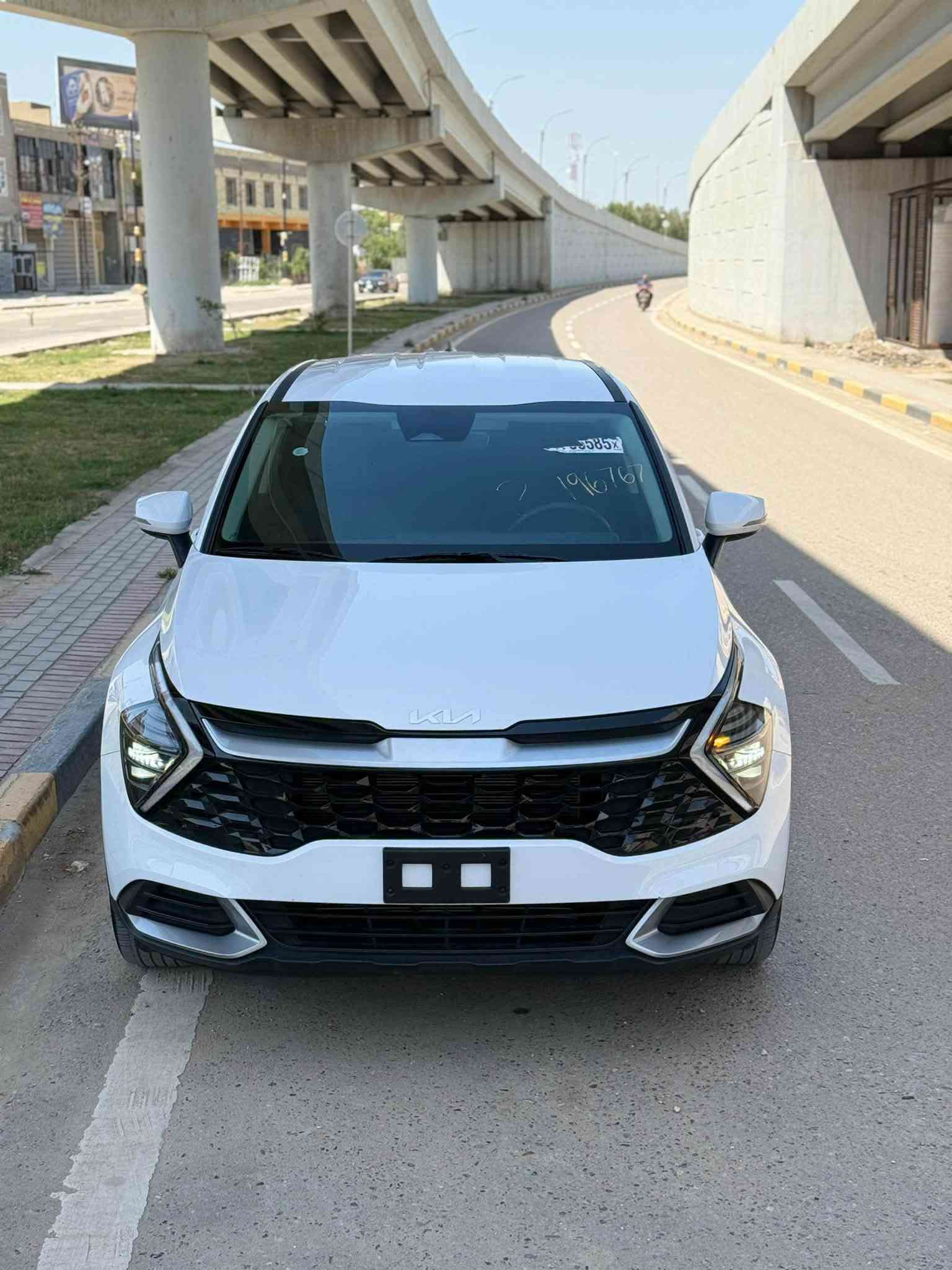 السلام عليكم سبورتج وارد امريكي موديل 2024 موصفات فول عدا بنرواما حادث جانبي بيبان مبدله وربع جاملغ بدون ارباك فقط برده پجم كبس منفسه بسمي مكاني حله شارع 60—— ***********
