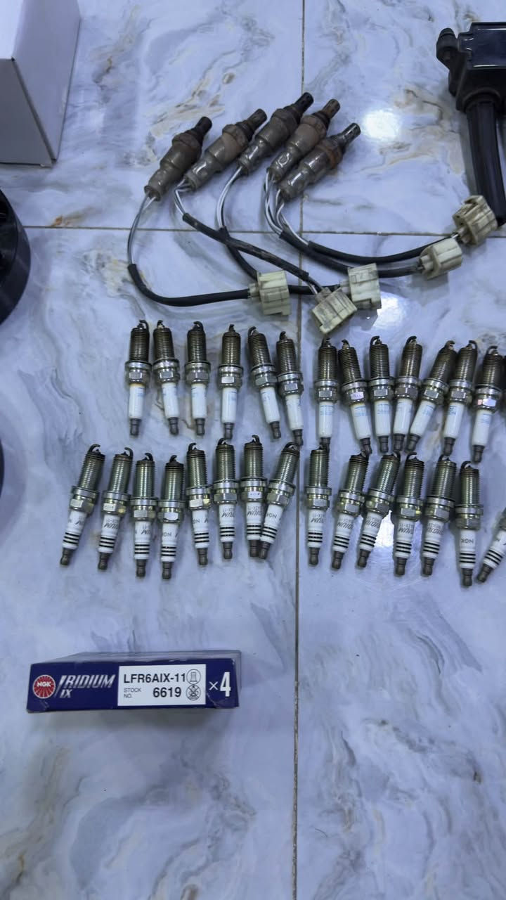 السلام عليكم مجموعة غراض للبيع اسعار مناسبة 
شوتة اصلية 
اربع تايرات قياس 245/45/20 بدون ويلات 
حساسات ويلات عدد 4 اصليات 
مجاول عدد 9 يرهم 5700 و6400
بلكات اصلية ngk عدد 15 يرهم 5700 و6400
بلكات ريسينك عدد 15 + باكيت بي 4 يرهم 5700 و6400 
حساس صالنصة عدد 5 
البلكات والمجاول والحساسات شغالات وعلى الفحص 
المكان بغداد الكرخ شارع ستة ***********
