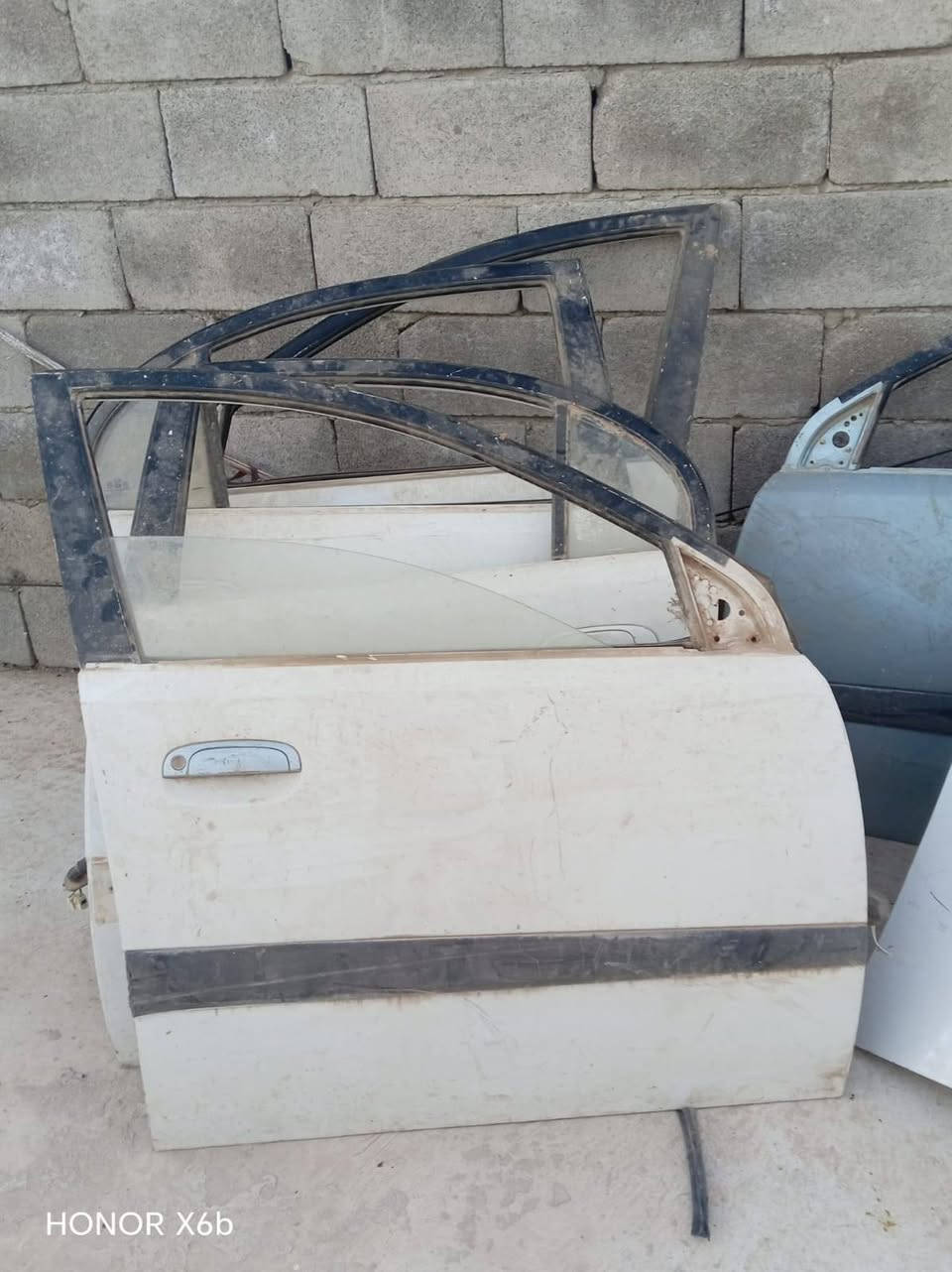 للبيع 4 ابواب ريو ودعاميه خلفيه و مري ام الئشاره و 2 مالات دبدوب اكسن وغراض فكترا المكان الموصل الاستفسار ***********

