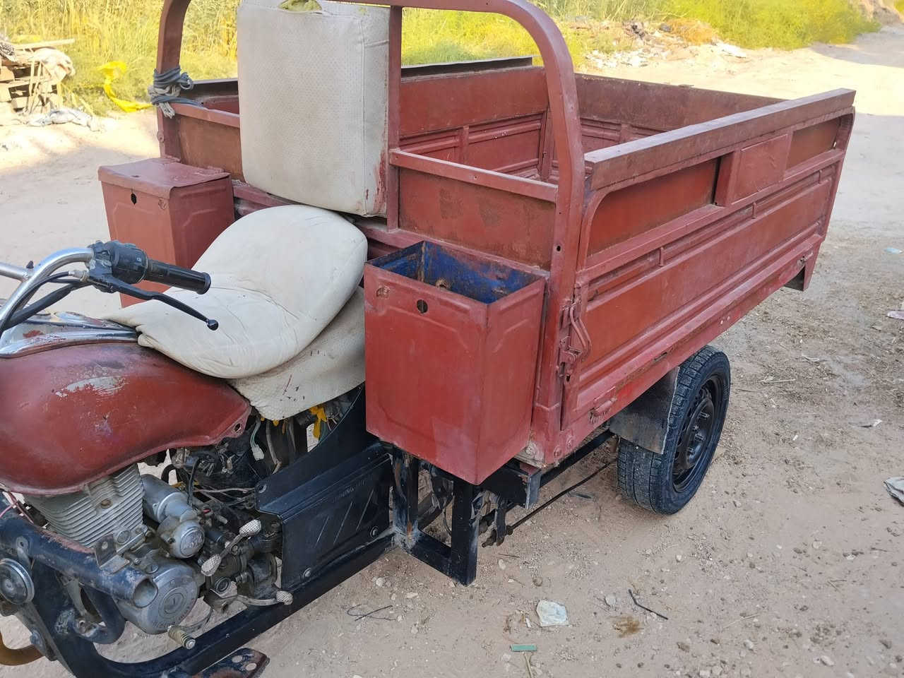 السلام عليكم ستوتا موديل 15 اومحرك 16  احمر للبيع 950 او مراوس بستوته نضيفه وانطي فرق وراق اصولي  كربلاء خلف جامعة العميد ***********
