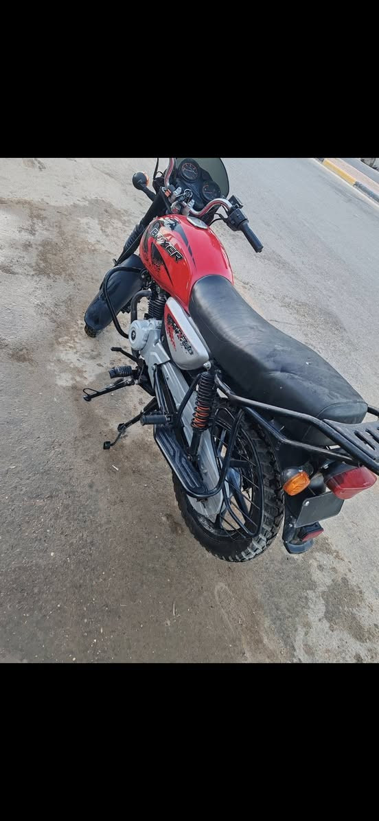 ي ماطور بوكسر مديل ٢٢ دراجه حلوه ونضيفه وبرغي ما مفتوح بيهه اوراق اصليه تايراات جدد ستوني شادهن مكان كربلاء ***********

