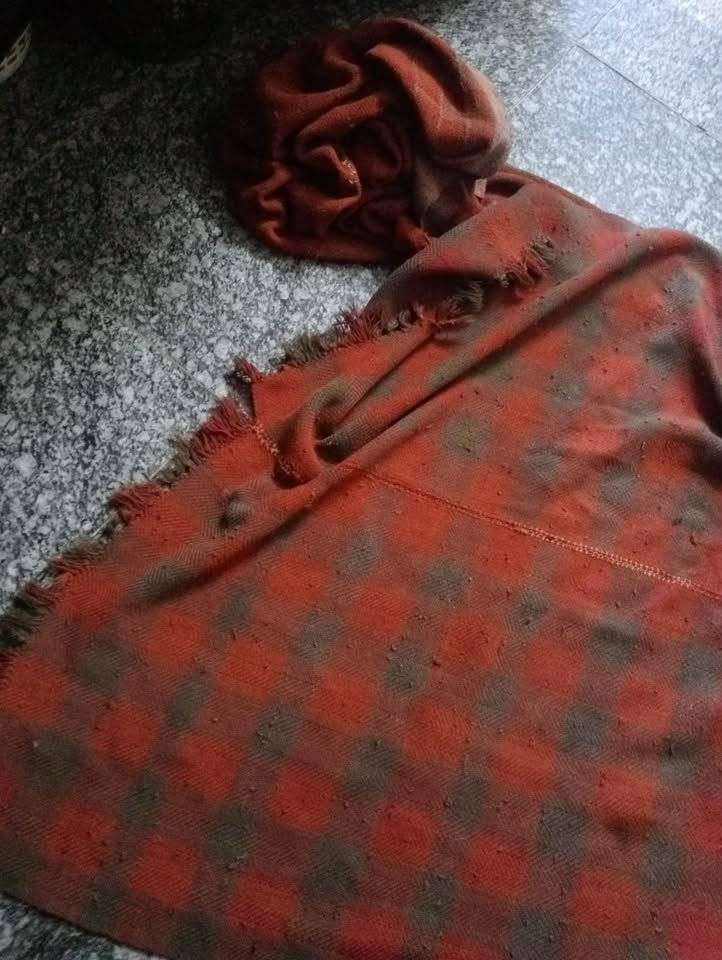 ا لسلام عليكم للبيع ٨ قطع سجاد صوف حياكه يدوي سعر القطعه المفرد ٢٥ والشلع عله ٢٠ + ازارات العدد ٤ قطع القطعه ب ١٠ 
مكاني مدينه الصدر 
واتساب فقط ***********

