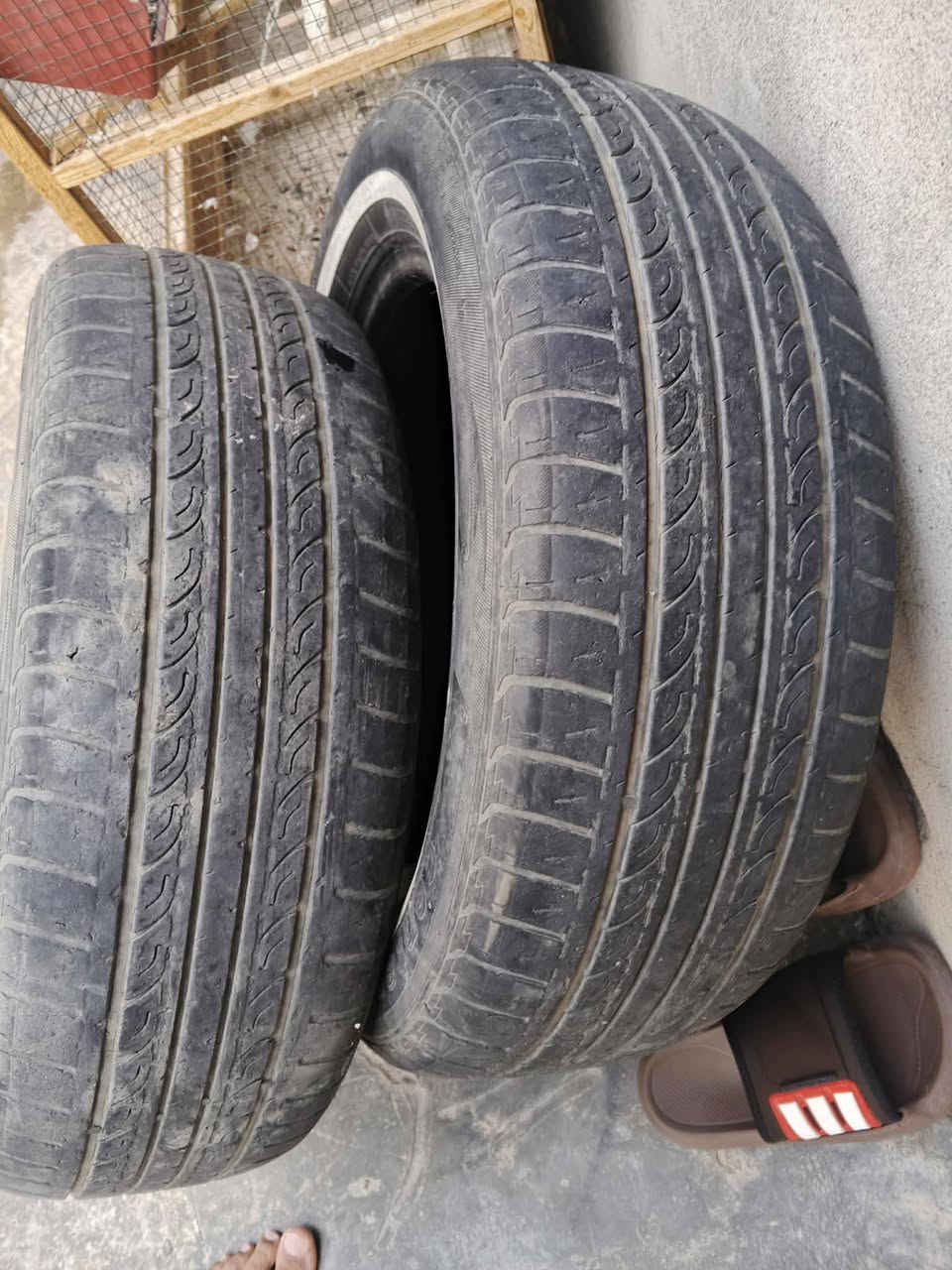 السلام عليكم
تايرات خط العدد 3 الحجم 15 نص عمر ب 20 
قبق محرك بي كسر صغير مال كورلا جميع الموديلات من 2008الى2013 ب10
لايت كورلا يسره من 2011 إلى 2013
للتواصل ‏‪***********‬‏
