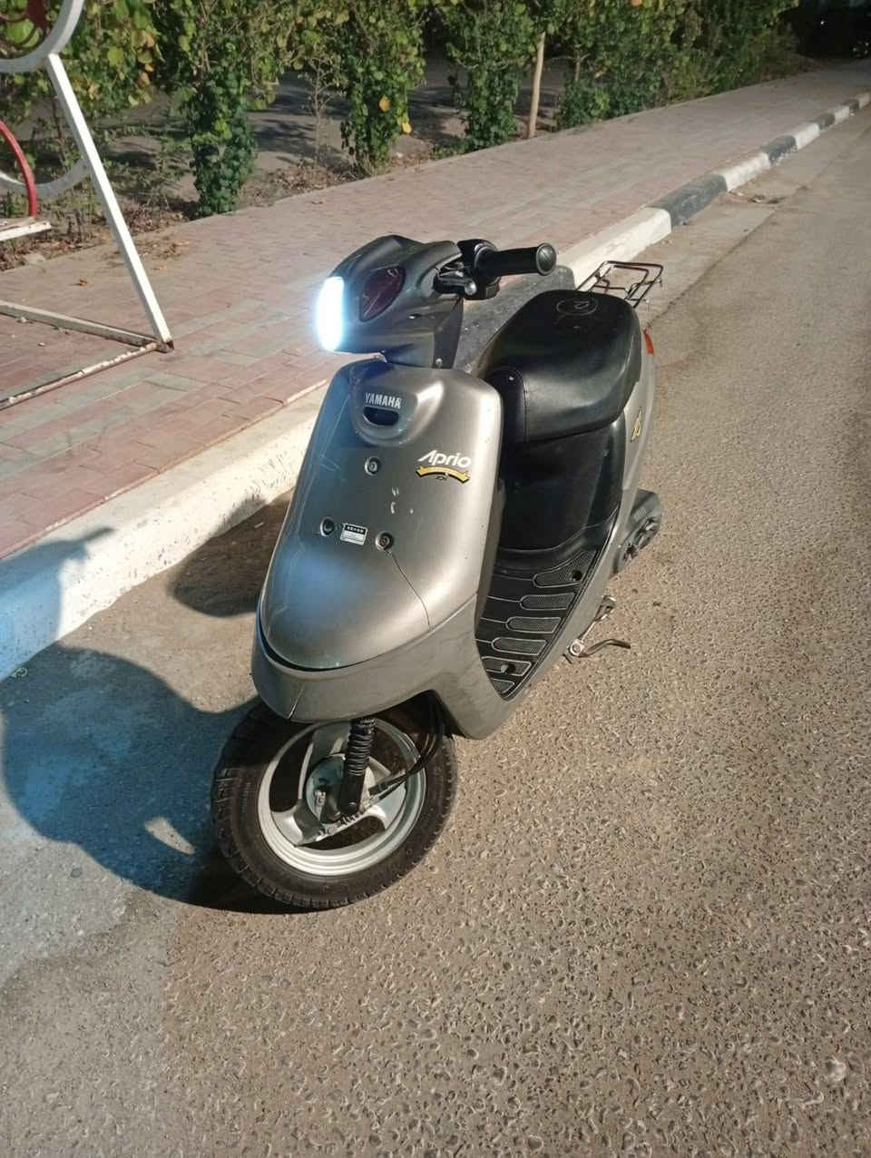 السلام عليكم دراجة بطه موديل ٩٩حاويه كله بلاديه مابيه شي مايشتغل كله بلاديه وصل معرض موجود السعر 700وبيه مجال حك الجيه مكاني كربلاء الشراي يتصل ***********
