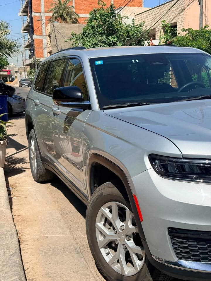 للبيع جيب جراند شيروكي Limited 4x4 موديل 2023

وارد أمريكي
كلين تايتل
الحادث سرقة فقط

السيارة جديدة ونظيفة جداً، بحالة ممتازة استعمال خفيف

رقم مميز نهايتة 911

• محرك 3.6L V6
• قوة 293 حصان
• ناقل حركة أوتوماتيك 8 سرعات
• نظام دفع رباعي 4x4
• 7 ركاب
• مقاعد جلد
• تشغيل بصمة وستارت
• شاشة كبيرة متعددة الوظائف
• كاميرا خلفية
• حساسات أمامية وخلفية
• حساسات أمان ومساعدة للسائق
• مثبت سرعة
• نظام الثبات الإلكتروني
• وسائد هوائية متعددة
• تكييف أمامي وخلفي

الملاحظات:

السيارة كلين تايتل سرقة جاملغ امامي وجاملغ ايسر✅
• الجاملغ الأمامي والجاملغ الأيسر مبدلات
• الجاملغ الأمامي مستبدل بقطعة أصلية طبق الأصل
• البنيد مصبوغ

***********
