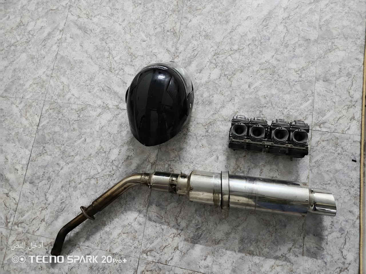 سلام عليكم كزوز للبيع +كابريته مال بطح 400 +خوذه جديده +3بساتم مال كاوسكي نضاف لعنوان لبصره الزبير اني مكلف بنشر هاذ رقم راعيهن ***********

