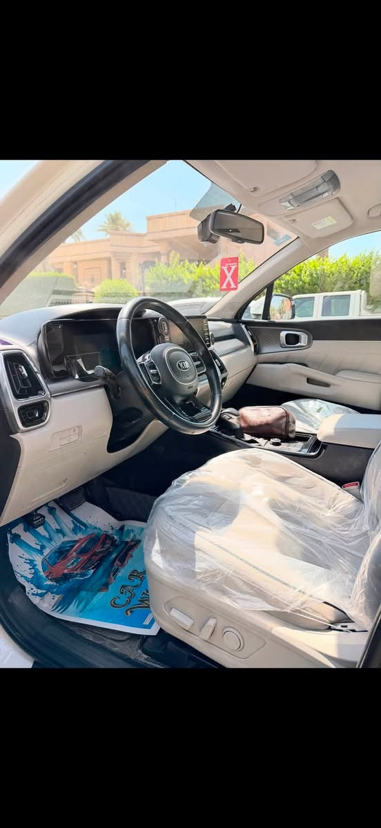 السلام عليكم للبيع كيا سورنتو 2021 رقم بغداد فول مواصفات ما عدا البنوراما صندوك كهرباء 6 سلندر جلد بصمه 7 راكب كشنات خلفي كهرباء لفكيشن شاشه اصليه جي بي اس ماشية 76 مكفوله كفاله عامه من كلشي ما عدا رصعتين بارد فقط السعر 245 ورقه وبيها مجال بسيط للاستفسار ((***********)) مكاني بغداد زيونة.
