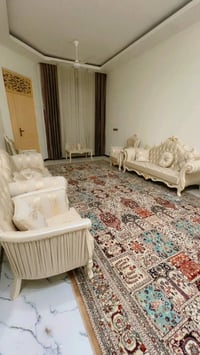 سوق الشيوخ • ٢٦٠م • مؤثث