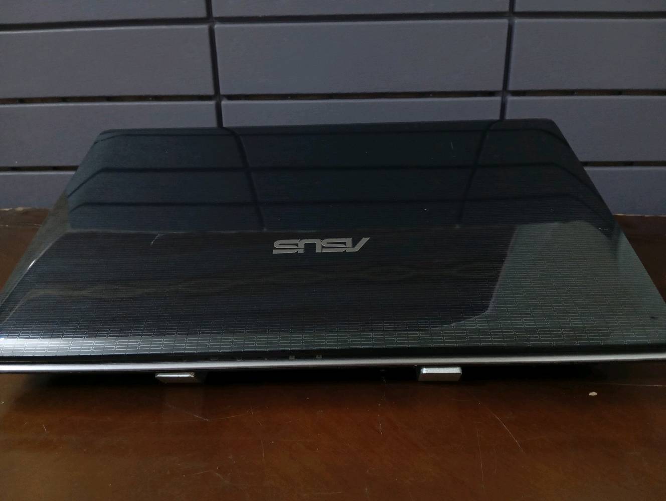 لابتوبASUS K53سطحها اللمنيوم بارد
الهارد:128SSD سريع

الشاشة:حجم15٫6 60هرتز

الرام:8G

المعالج:انتل Ci5الجيل الثاني

كرت الشاشة:منفصل انفيديا 2Gو مدمج610

الملحقات:شاحن85vسريع و هدية(ماوس لاسلكي+باد ماوس) وتحتوي اللابتوب على DVDاقراص

السعر 200الف (للتواصل ***********على الماسنجر والواتساب والتلكرام)