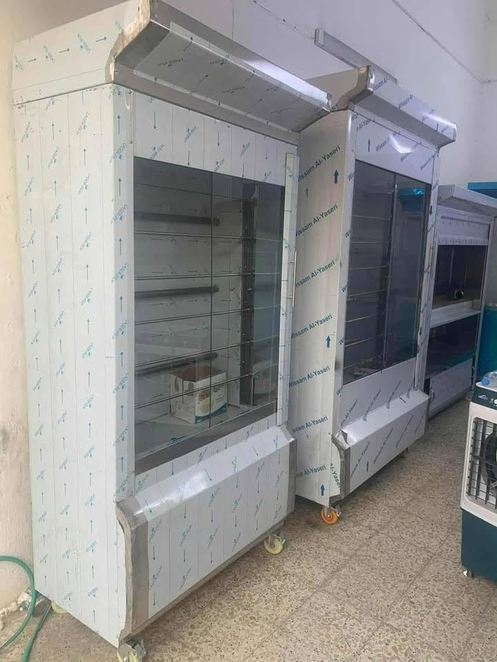 السلام عليكم غراض مطعم كامل للبيع 
شواية دجاج سل ستيل صفر ٨الثقيل 
دفاية ٥بلانك تشتغل كهرباء وغاز 
منقله كباب  +بلور هوهاء 
مجمده 
ميز سل ستيل 
السعر مناسب جدآ 
***********
