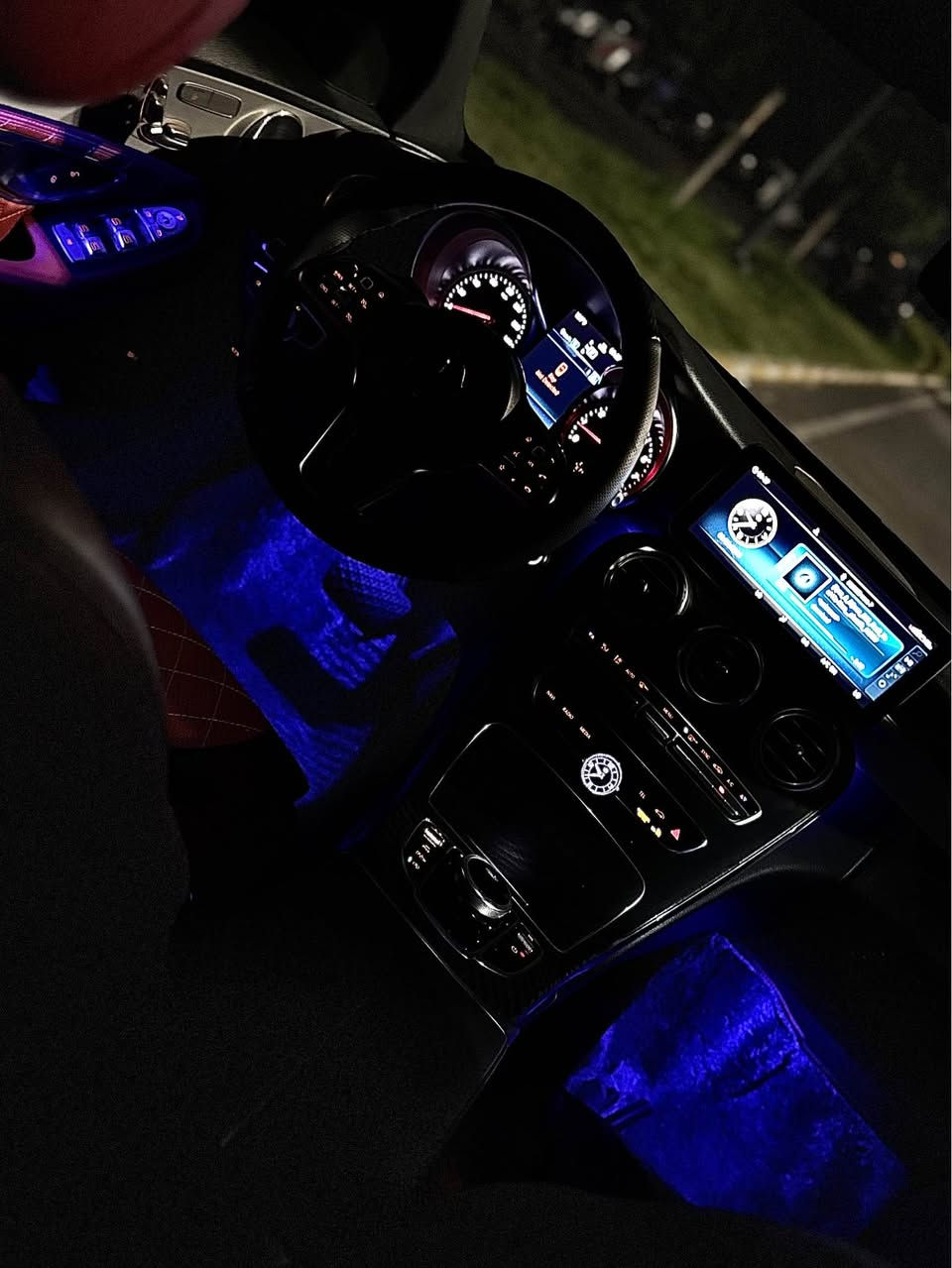 Mercedes Benz C300 2020
فول فول مواصفات 
بانوراما دواخل ليد ٥ كاميرا
فقط بنيد مصبوغ بدون دواخل
سياره ب اسمي فحص هزه سنوي كلها جديد
مكان سياره اربيل رقم اربيل
واتساب ***********
سعر ٢٣٠$ و بيها مجال أربيل, العراق
