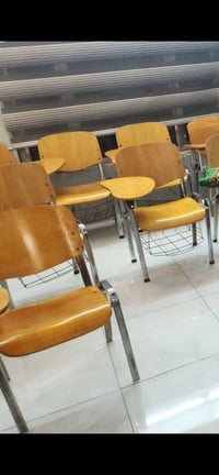 ستولات مدرسية عدد 16 عدد 11 كامل بي يده سعر 20 الف  عدد 5 بدون يده سعر...