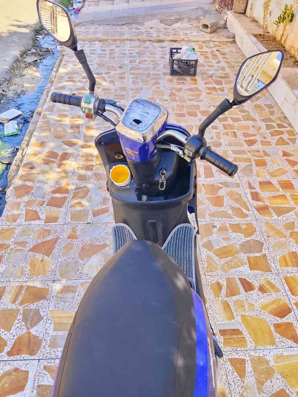 للبيع ماطور بوليسي ويل امامي وخلفي رياضي اكلجات رياضية الماطور جان متروك وعمرتة البارحة السعر 375وبي مجال بسيط  حك جيتك
***********بي واتساب
