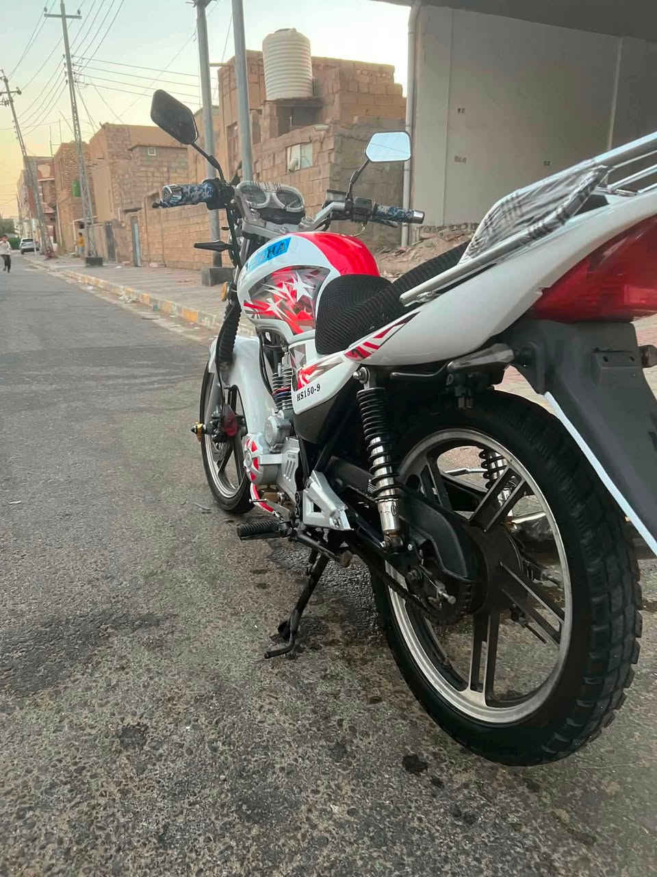 ياالله للبيع هيوشه موديل 2022 امسجل سنويه الدراجه  خير من الله محرك كهربائيات كشر كله شوفت عينكم الدراجه كاعد ومناقصه شي السعر  مليون 300 وبيهه مجال حك الجيه مكاني الرمادي التأميم رقم التلفون : *********** رقم للواتساب : ***********.
