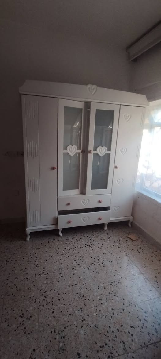 للبيع 
***********
