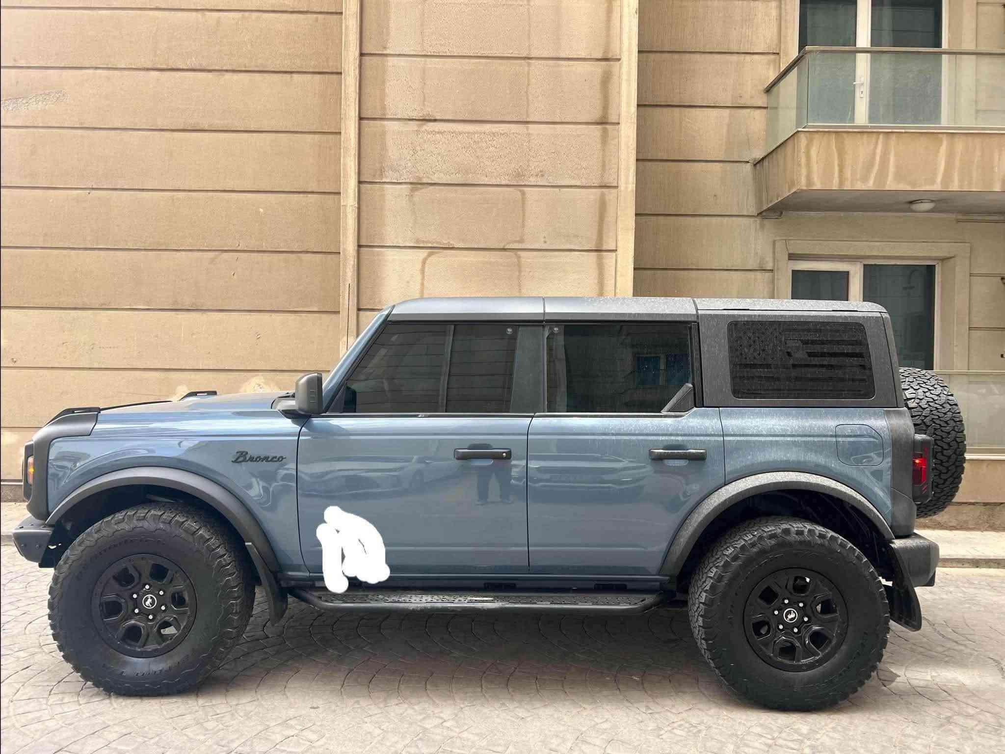 برونكو • V6 • بدون ايرباك