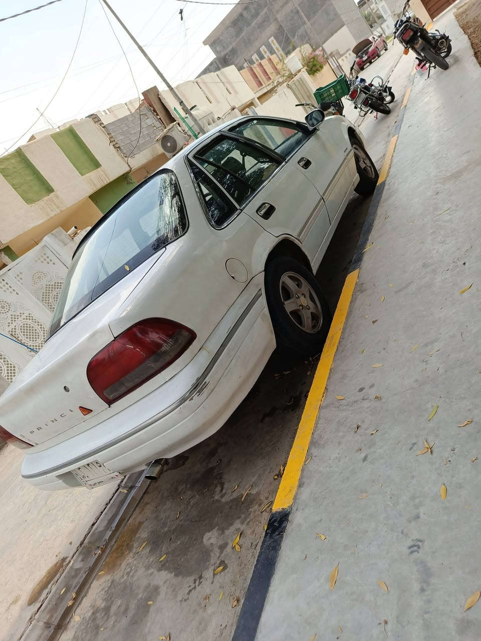 سلام عليكم للبيع برنس فراشة موديل 1996 رقم بغداد مشروع وطني سيارة تجي تفحصها وتقتنع بيها يلا تاخذها 
السعر (35 ورقه) مكانها محافظة واسط قضاء العزيزية//غير متواجد على ماسنجر للاتصال على الرقم ‏‪***********‬‏
