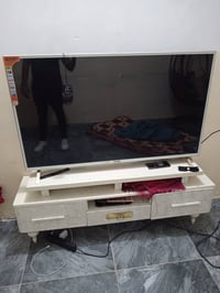 شاشة ٥٥ • شاشة ٣٢ • بدون تصليح